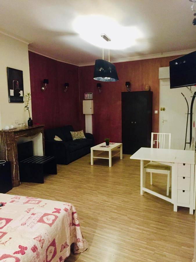 Deluxe Double Room with Shower in Béthune, Région de Béthune
