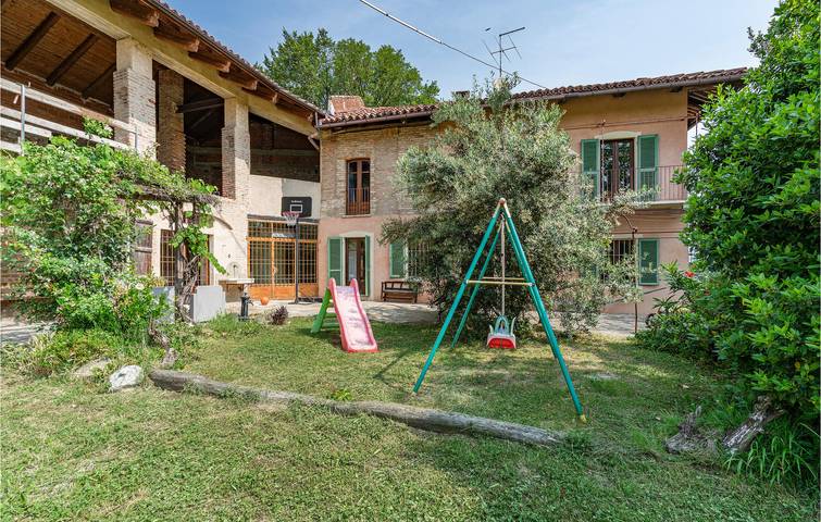 Casa vacanza per 7 persone, con Terrazza e Giardino a Villanova d'Asti