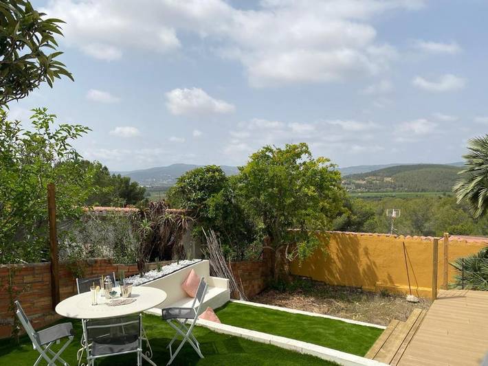 Casa rural para 12 personas, con terraza y vistas además de piscina y jardín en Bajo Penedés - 4