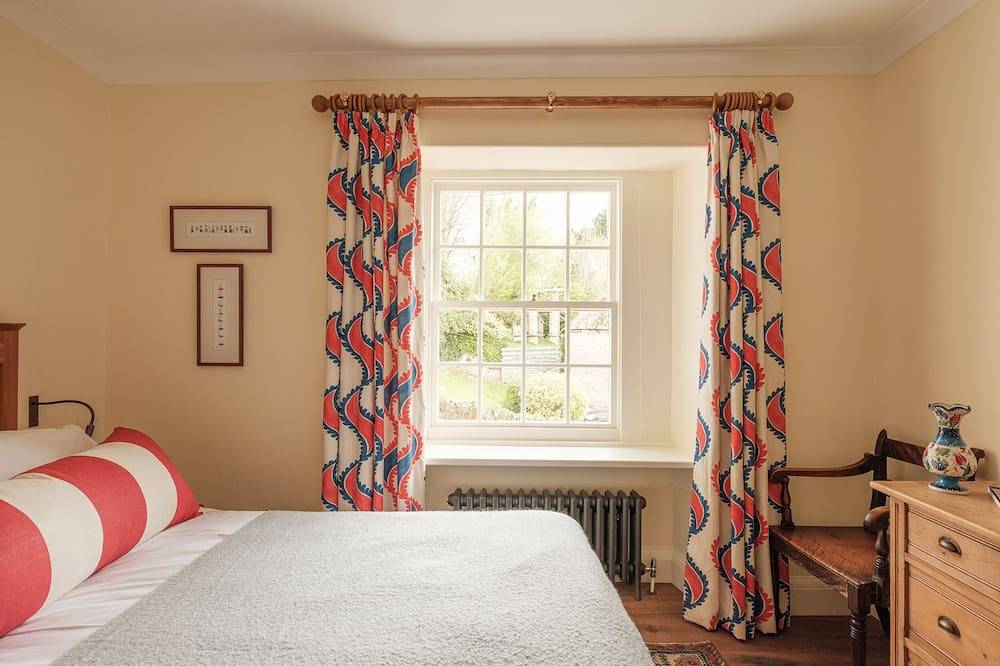 Sandridge Barton, family friendly, with pool in Stoke Gabriel in Stoke Gabriel, Devon
