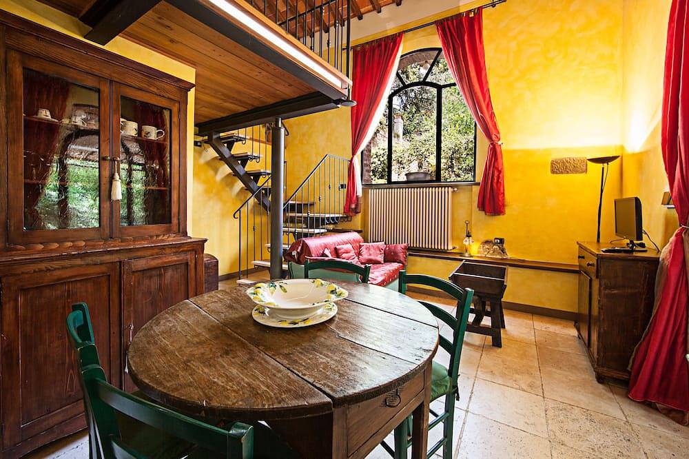 Schönes Studio in einem Park mit privatem Garten, Schwimmbad, Parkplatz in Sinalunga, Chianti