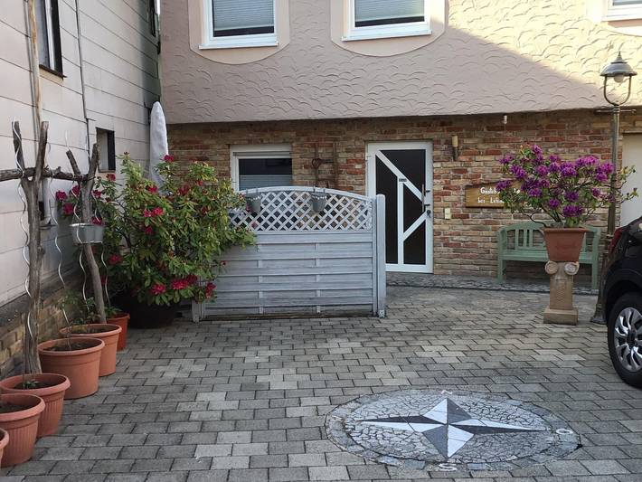 Ganze Ferienwohnung, Gästehaus bei Lehmanns - Appartement/Fewo, Dusche, Wc, 1 Schlafraum in Pleisweiler-Oberhofen, Südliche Weinstraße