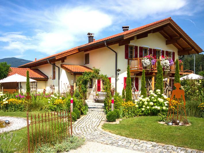 Ferienwohnung für 2 Personen, mit Balkon und Terrasse sowie Garten und Sauna