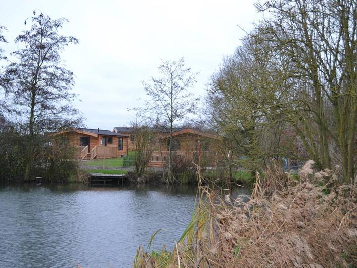 Holiday rental for 2 people, with Hot tub and Terrace as well as Sauna and Lake view in Oxfordshire