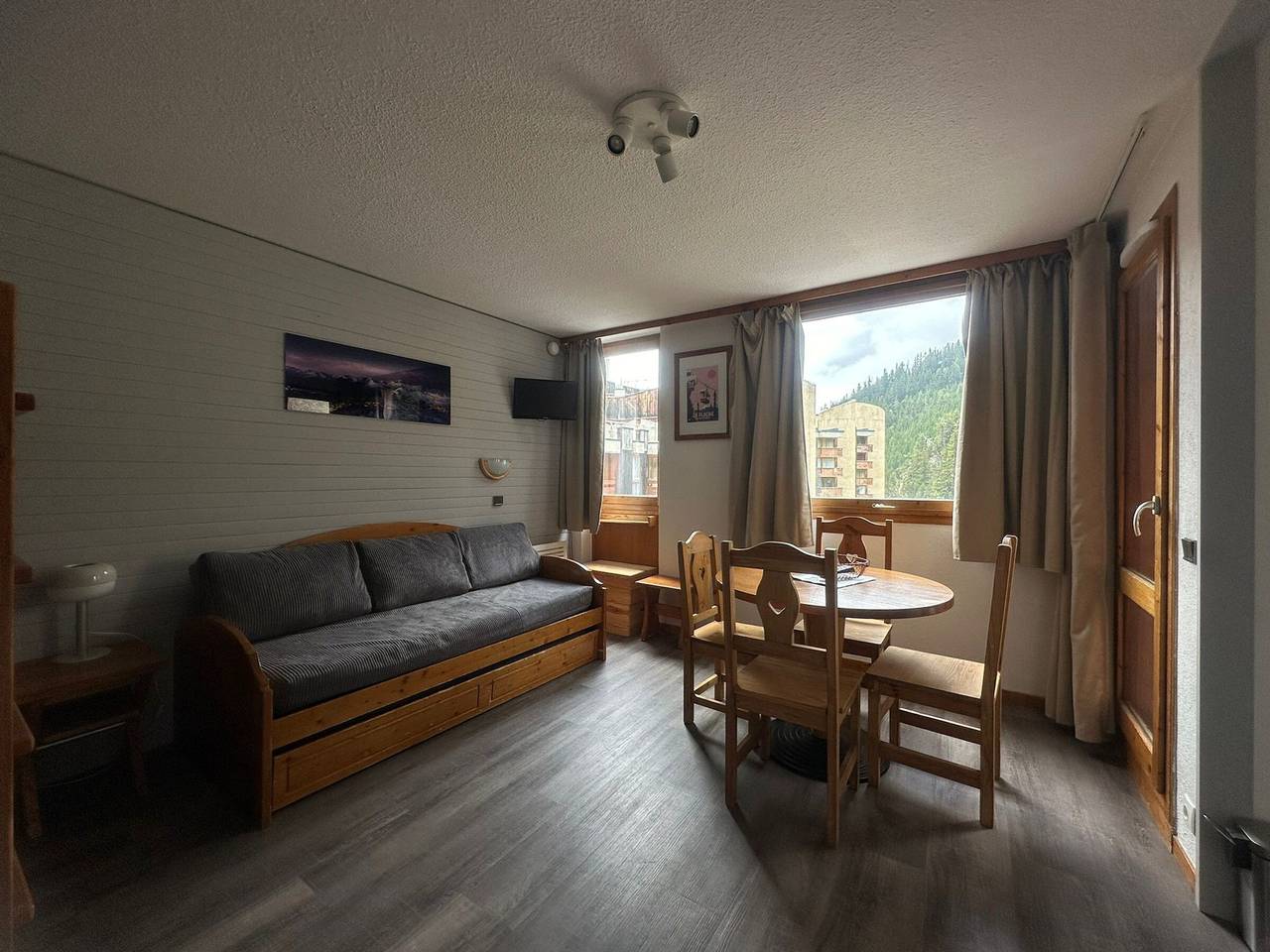 Studio entier, Studio fonctionnel au pied des pistes avec balcon in La Plagne, La Plagne-Tarentaise