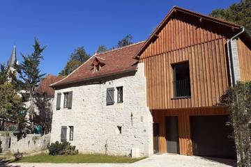 Gîte pour 7 personnes, avec jardin à Crégols