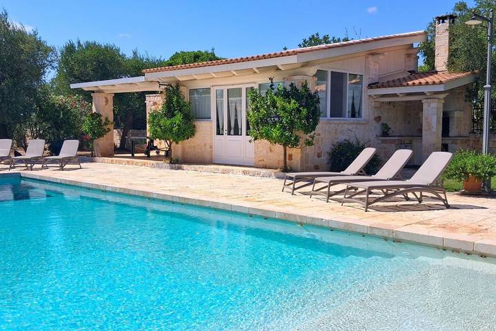 Villa per 8 persone, con Giardino e Piscina a Castellana Grotte