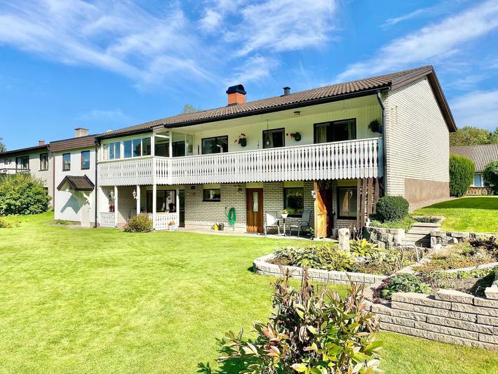 Ferienhaus für 10 Personen, mit Balkon und Sauna sowie Garten in Lessebo und Umgebung