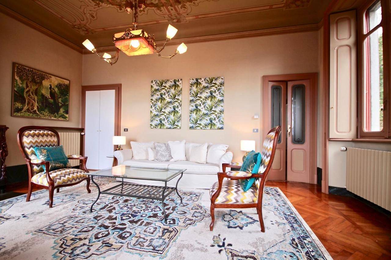Villa Farinelli in Cadegliano-Viconago, Luganer See (Lombardei)