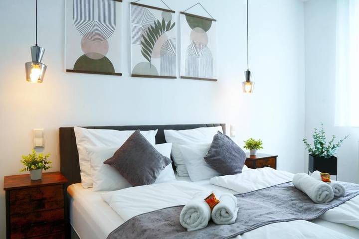 Ferienwohnung für 6 Personen, mit Terrasse und Ausblick in Neutraubling