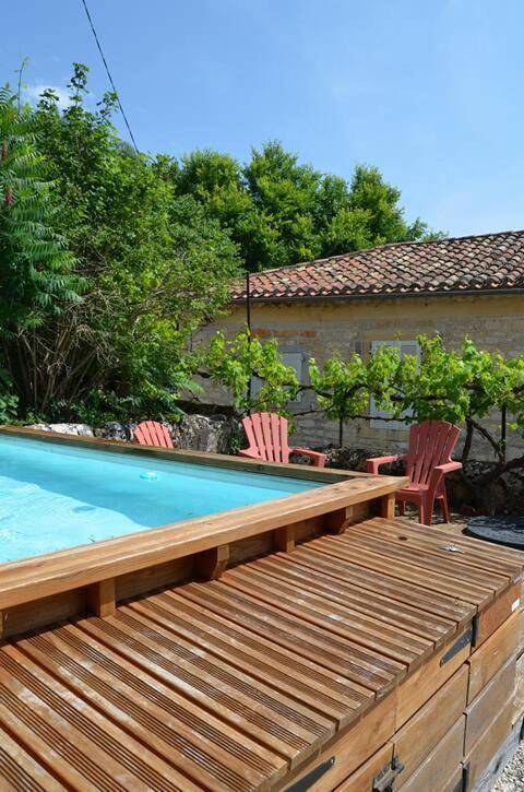 Location de vacances pour 10 personnes, avec jardin ainsi que vue et piscine à Le Boulvé