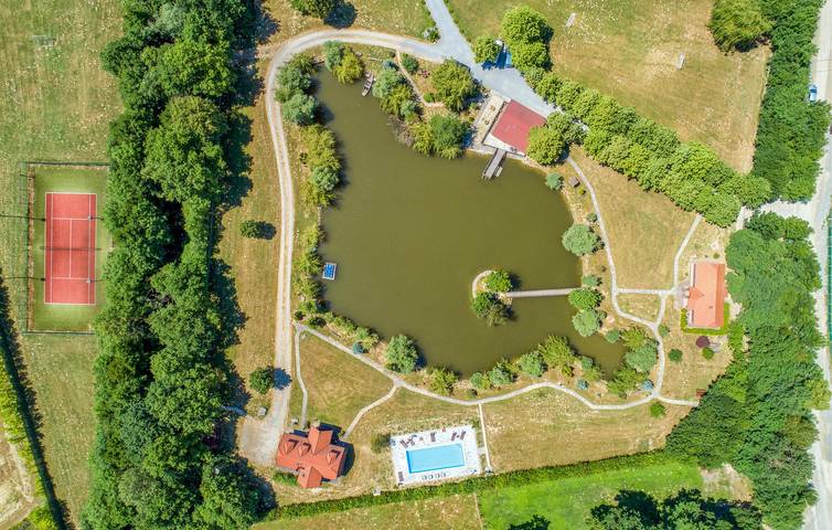Geräumige 150 m² große Wohnung mit Pool und Terrasse, 2 km vom Fluss Česma entfernt in Sisak-Moslavina