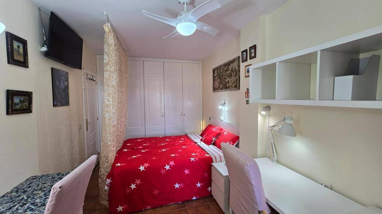 Appartement de vacances entier, Double Room with Shared Bathroom in Castro (Spain), Granadilla de Abona