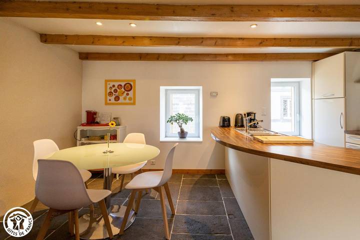 Gîte pour 2 personnes, avec terrasse à Charbonnières-les-Varennes - 3