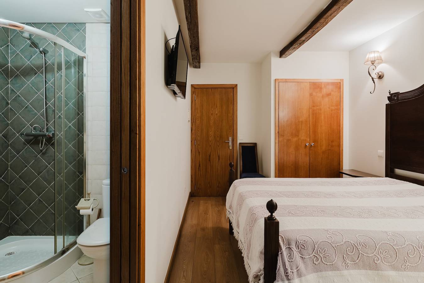 Quarto 'Duplo - 3' com terraço partilhado e acesso Wi-Fi in Pitões das Júnias, Parque Nacional da Peneda-Gerês