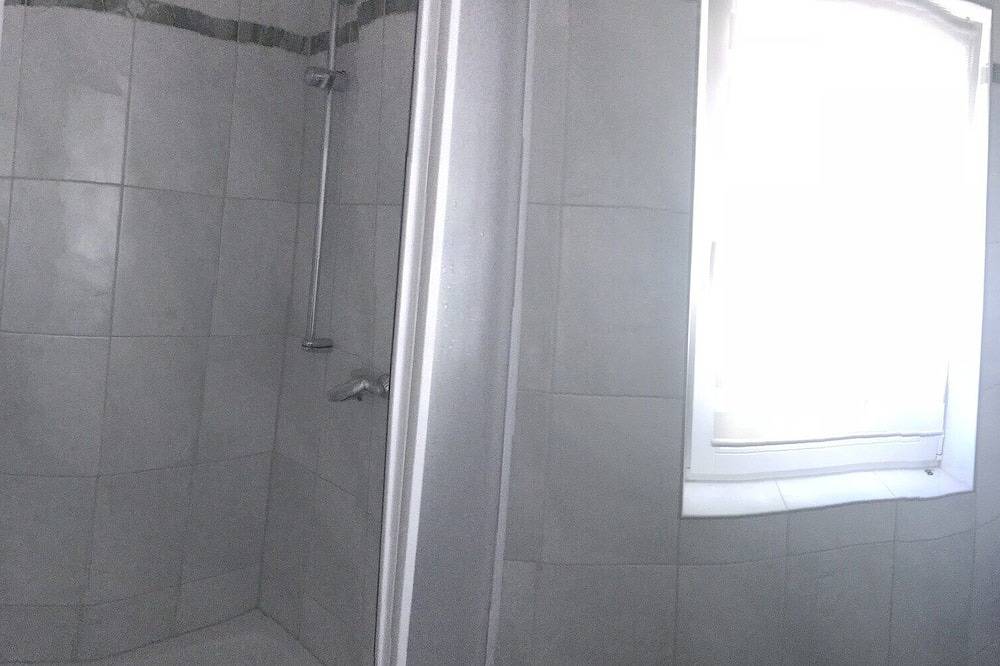 Ganze Wohnung, Apartment in a quiet residential area, 800m away from the Plauer See in Alt Schwerin, Plauer See