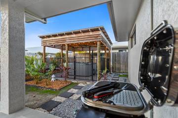 Holiday Home for 8 People in Trinity Beach, Cairns, Photo 2