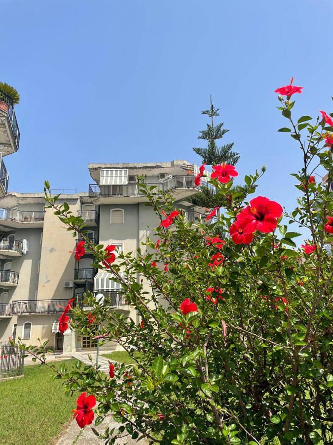 B&b per 2 persone, con giardino e panorama, adatto a famiglie con bambini in Scalea