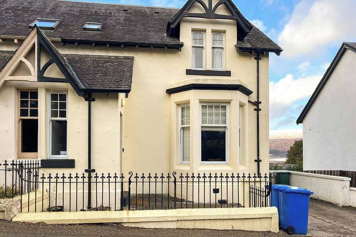 Log cabin for 6 people in Fort William