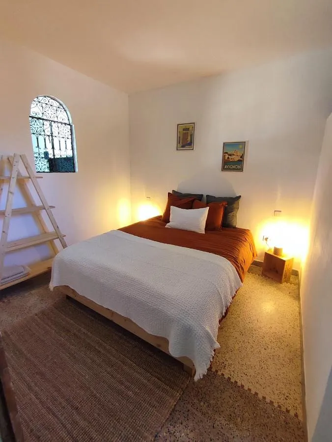 Casa de vacaciones para 4 personas, con jardín además de piscina y jacuzzi - 1