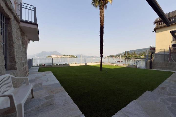 Apartamento entero, Palm apartment in Baveno with lake view in Baveno, Comune di Baveno