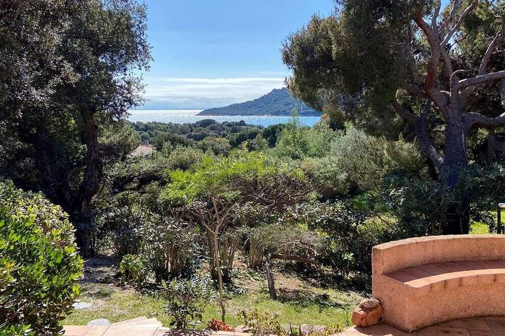 Villa pour 8 personnes, avec jardin dans Santa Giulia