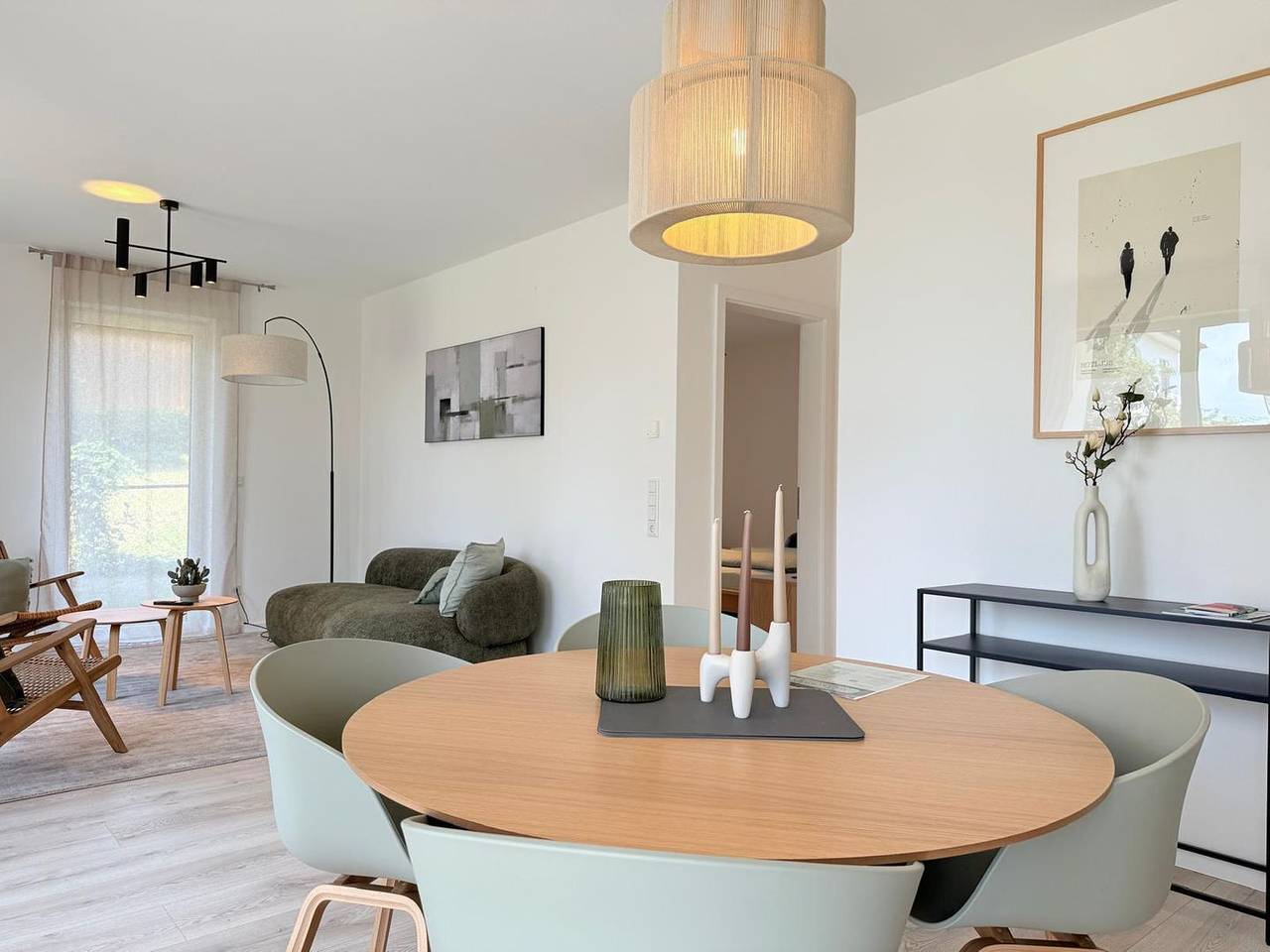 Ganze Wohnung, Moderne Suite Harmony mit überdachter Terrasse nahe See und Strand in Uhldingen-Mühlhofen in Unteruhldingen, Obersee (Bodensee)