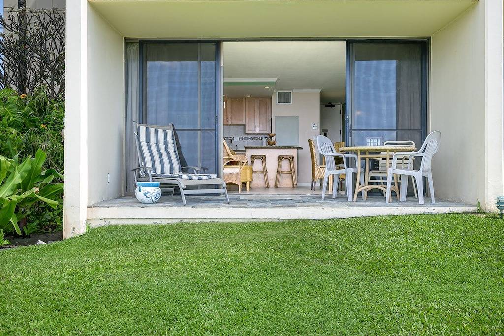 Ganze Wohnung, Direkt am Strand, Erdgeschoss, Ecke - nur wenige Schritte vom Meer entfernt !!!!! in Kihei, Maui