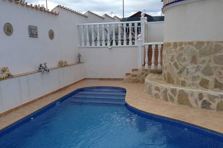 Chalet para 6 personas, con piscina además de jardín y balcón - 1