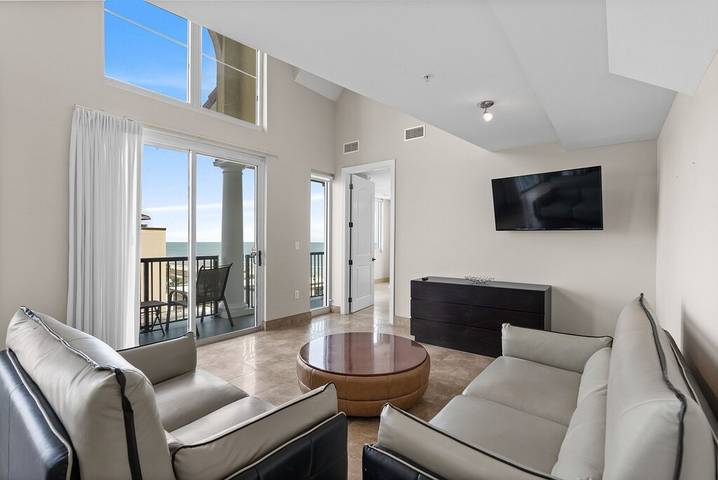 Vacation home for 16 people, with balcony by Myrtle Beach