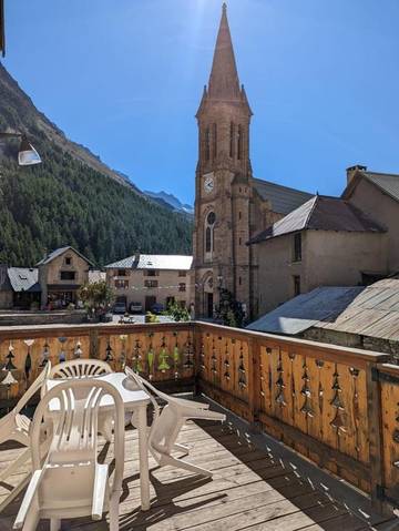 Gîte pour 4 personnes, avec terrasse à Villar-d'Arêne