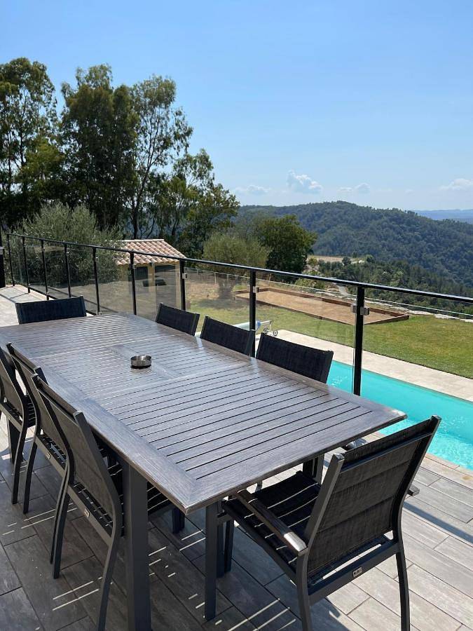 Location de vacances pour 6 personnes, avec jardin ainsi que vue et piscine à Tanneron - 4