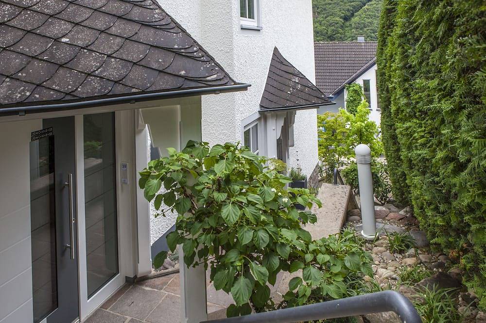 Ganze Wohnung, Erholsame, moderne Ferienwohnung in sonniger Lage in Klotten, Cochem-Zell