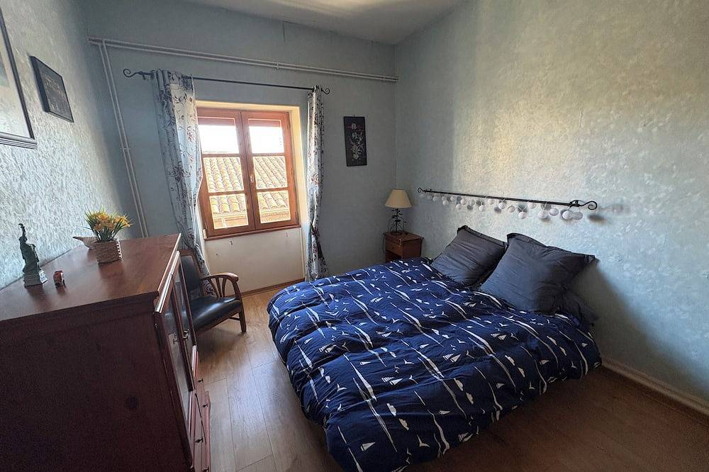 Ganze Wohnung, La Parenthèse, 2 bedrooms & terrace in Bourg-Saint-Andéol, Privas