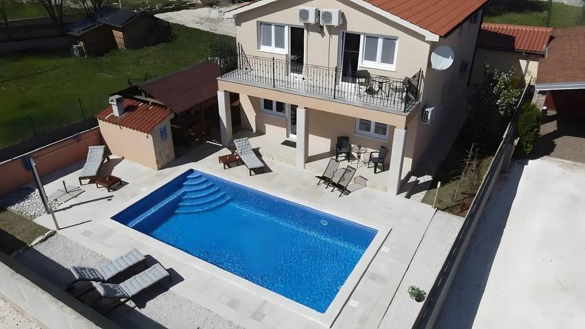 Ferienhaus für 8 Personen, mit Balkon und Garten in Istrien