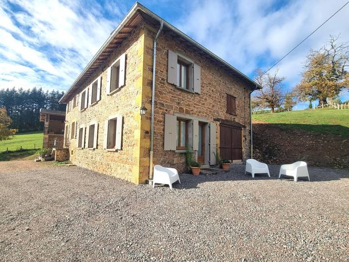 Gîte pour 6 personnes, avec jardin à Belmont-de-la-Loire