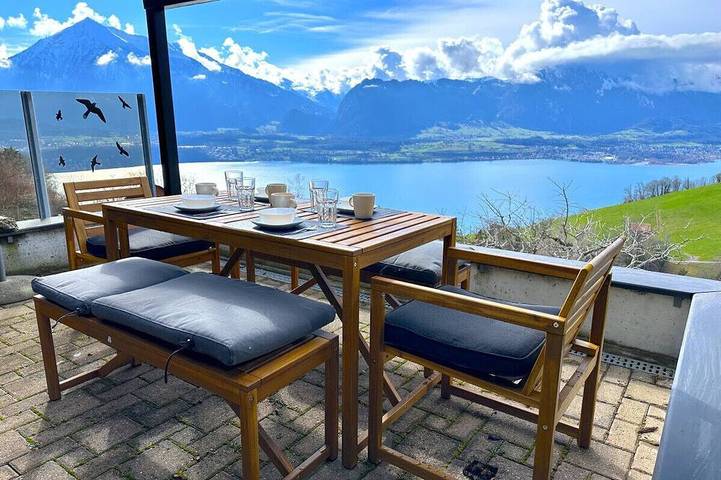 Chalet für 8 Personen, mit Balkon und Garten in Sigriswil