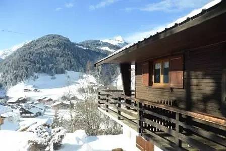 Chalet pour 7 personnes, avec vue et balcon, animaux acceptés dans Arêches