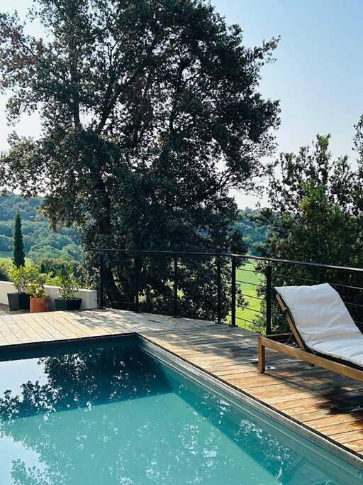 Location de vacances pour 6 personnes, avec vue ainsi que piscine et terrasse à Ampus - 4