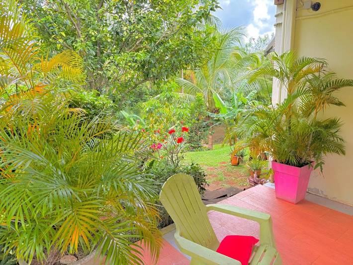 Gîte pour 4 personnes, avec terrasse et vue à Saint-Esprit (homonymie) - 2