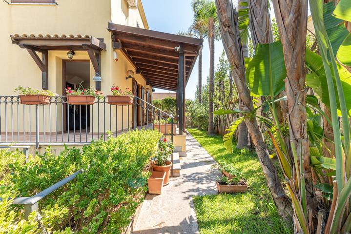 Casa vacanza per 8 persone, con giardino e terrazza a Mondello