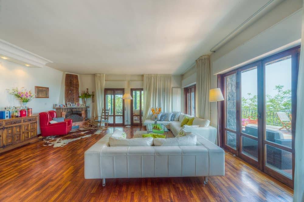 Etna Home luxury villa in Nicolosi, Mount Etna