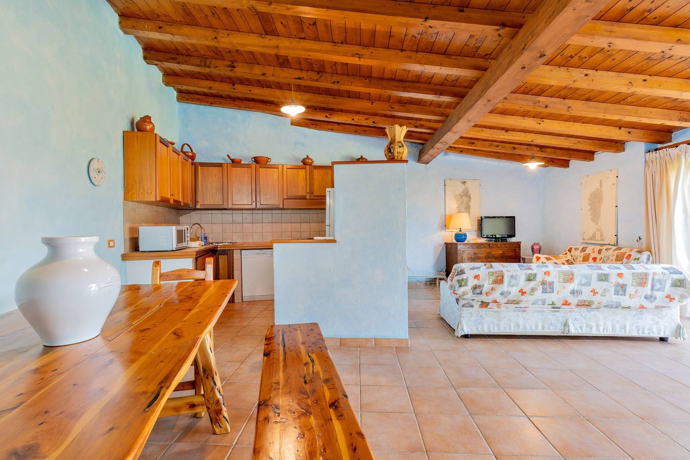 Villetta Amelie a Baja Sardinia mit Klimaanlage, Garten, Terrassen und Pool in Baja Sardinia, Arzachena