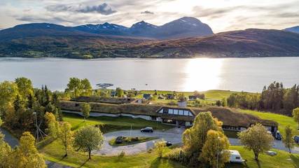Hotel für 2 Personen, mit Garten und Sauna sowie Whirlpool, mit Haustier in Troms