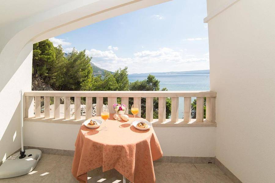 Triple Room with Balcony in Omiš, Omiš-Riviera