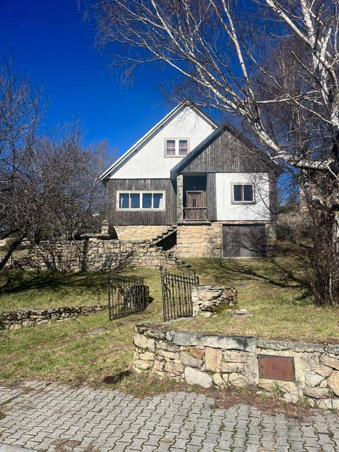 Chalé para 13 pessoas, com vista e jardim na Serra da Estrela