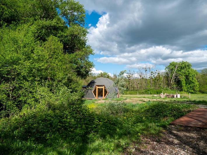Gîte pour 10 personnes, avec jardin ainsi que piscine et vue à Sadirac