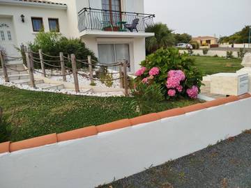 Gîte pour 2 personnes, avec terrasse et jardin à Le Fenouiller