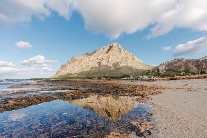 Entire apartment, Apartment 'Villino Elvira' with Sea View, Wi-Fi and Air Conditioning in Cornino, Custonaci