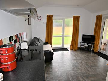 Holiday Home for 2 People in Waveney District, Suffolk, Photo 2